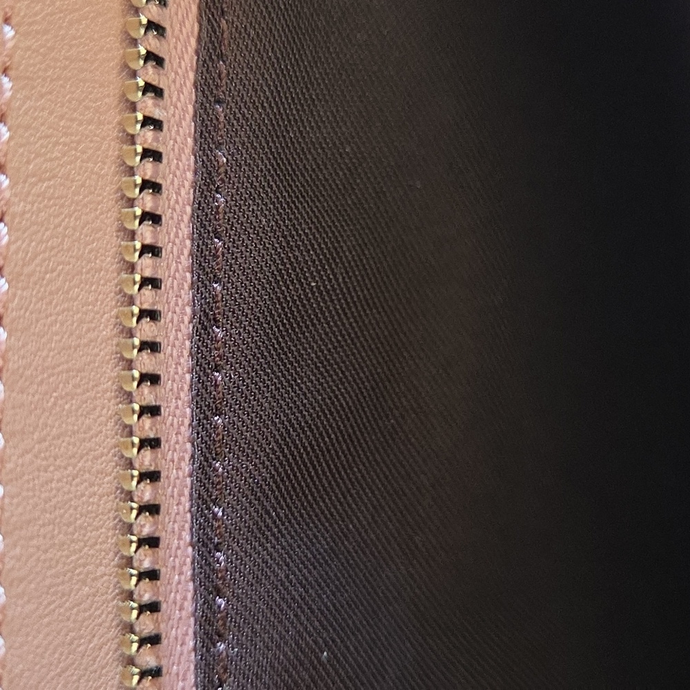 Coach Blush Embossed Cossbody New without tags - Picture 6 of 7